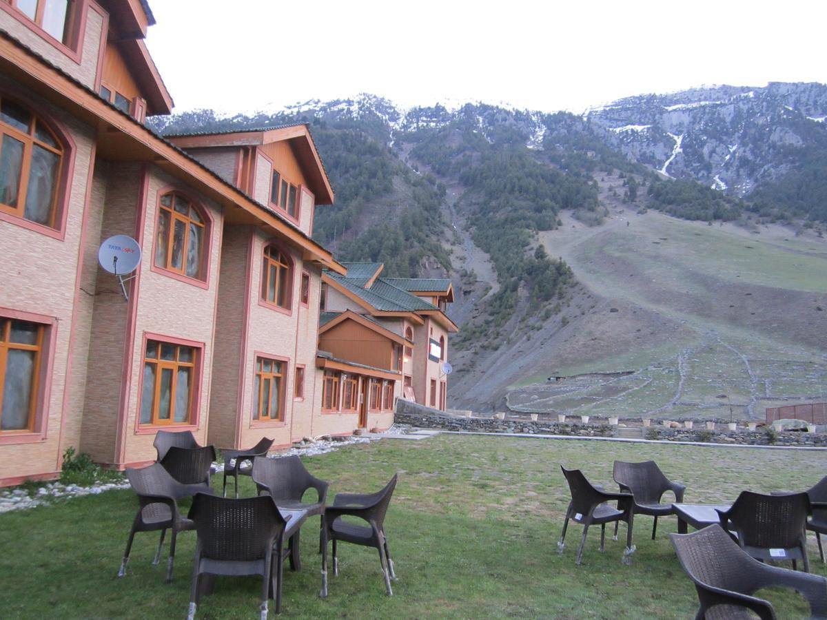 Hotel Akbar Sonamarg Bagian luar foto